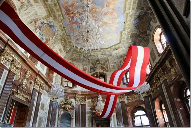 inside_the_belvedere_palace_vienna_austria_20090605_1110371142