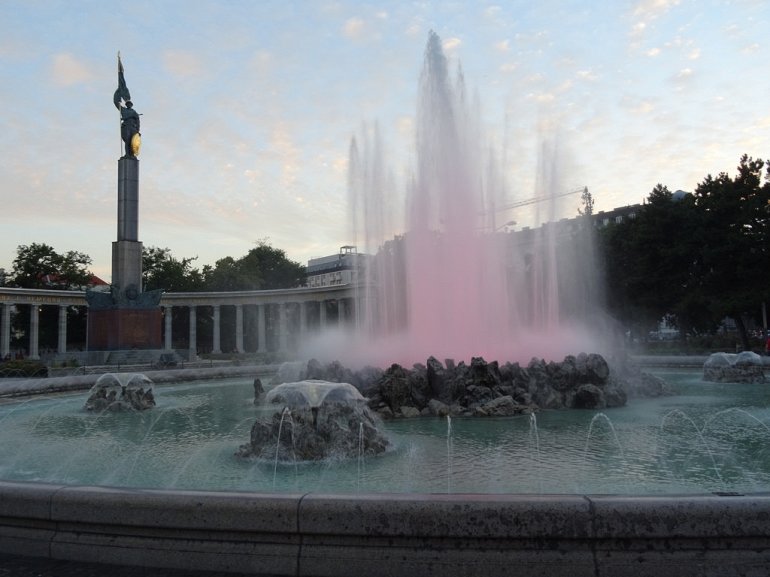 фонтан на шварценбергплац