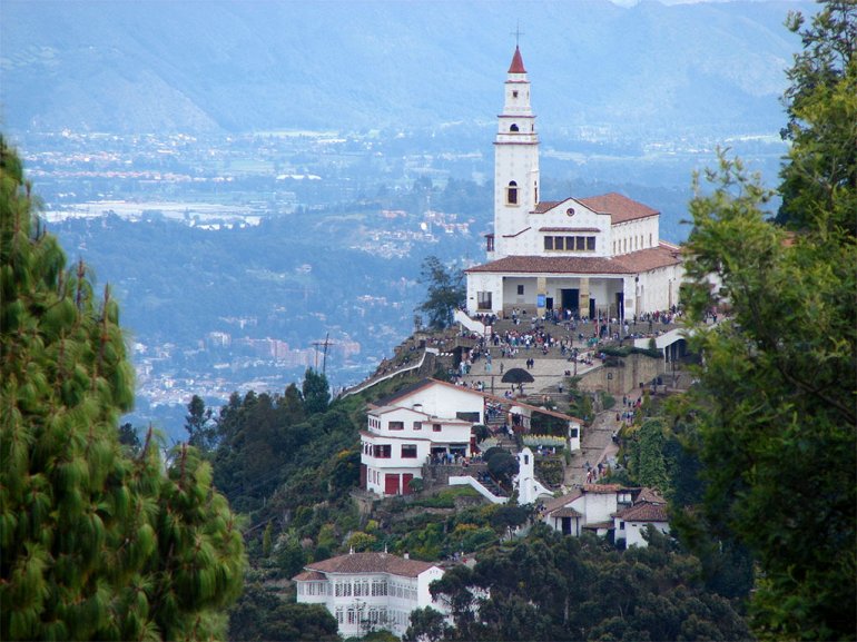 храм монсеррат в колумбии