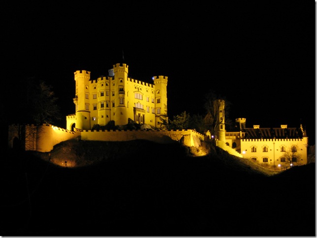 Schloss Hohenschwangau at night
