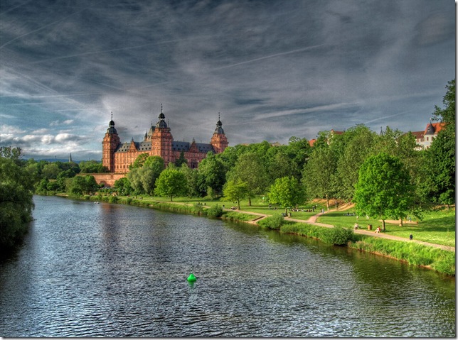 Schloss Johannisburg on river