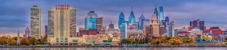 филадельфия Панорама Филадельфии и набережная Делавэра