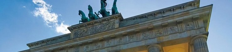 Панорама немецкого города с исторической архитектурой