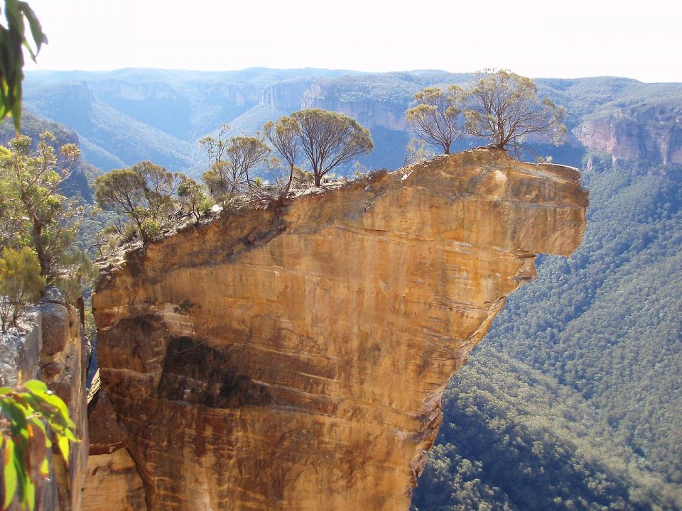 Фото Нависающая скала в Австралии