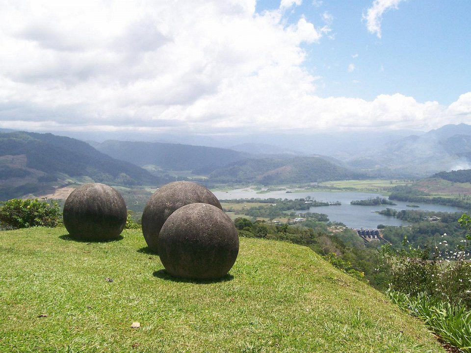 Фото Каменные сферы. Коста-Рика.