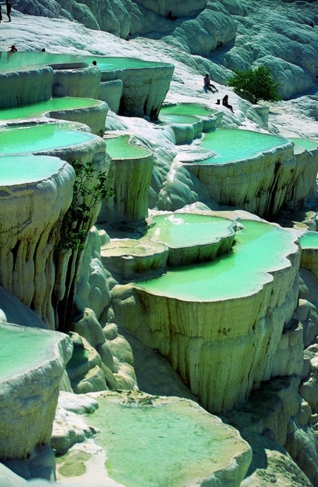 Фото Бассейн в скалах Памуккале