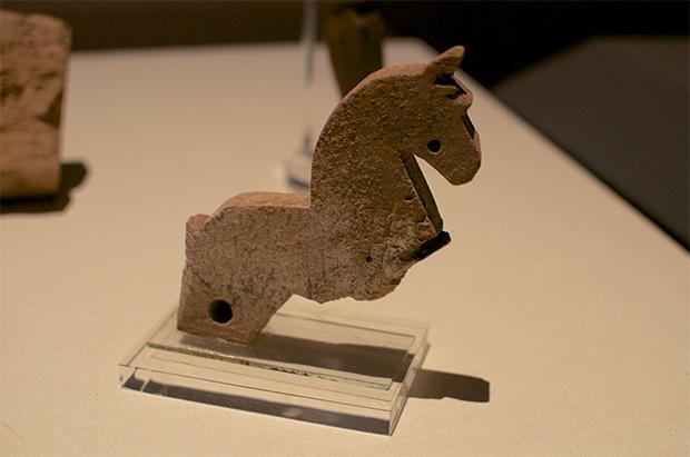 Детская игрушка лошадь