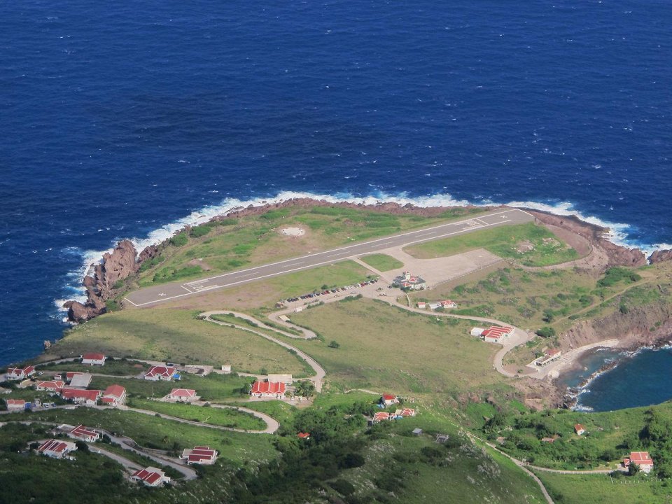 Фото Аэропорт Juancho E. Yrausquin на острове Саба