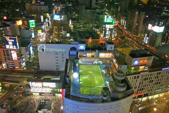Фото Поле для мини-футбола на крыше, Япония