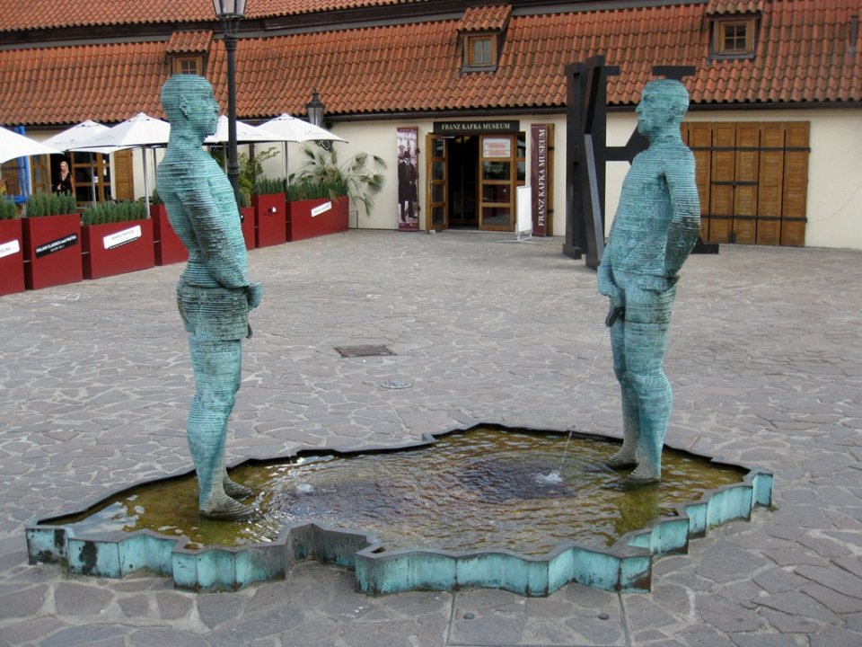Фото Писающие скульптуры, Прага