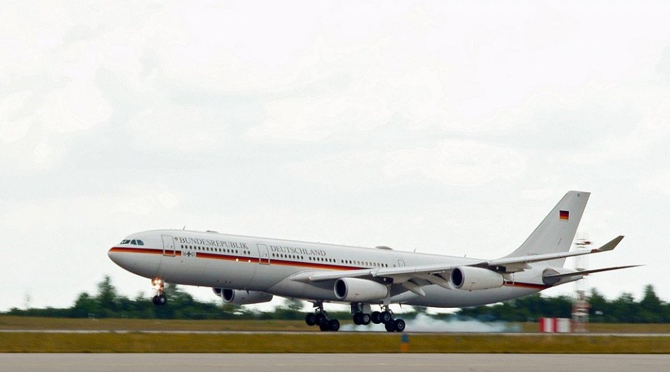 Фото Аэробус A340-313 – Германия