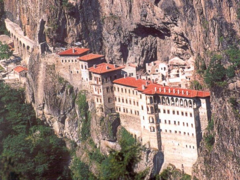 Фото Монастырь Сумела в Турции