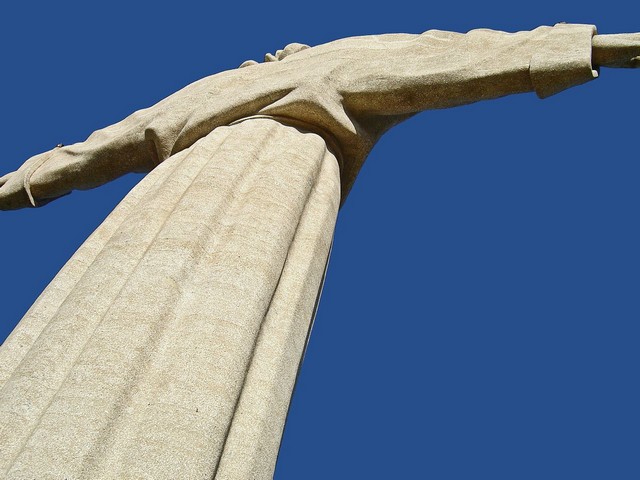 Фото Статуя Христа-Искупителя в Португалии