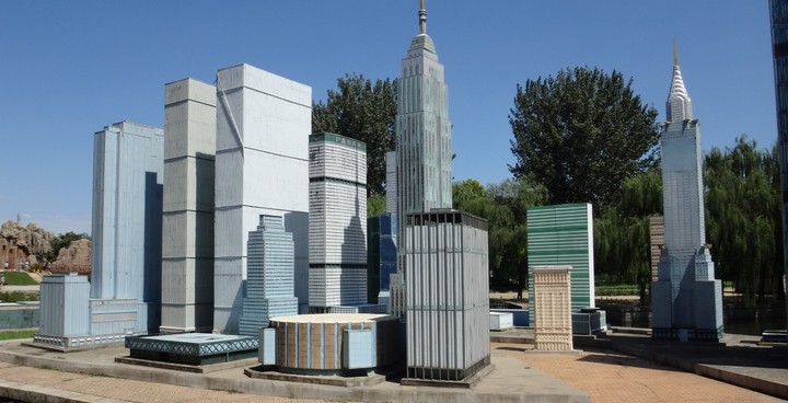 Фото Близнецы Всемирного Торгового Центра в Китае