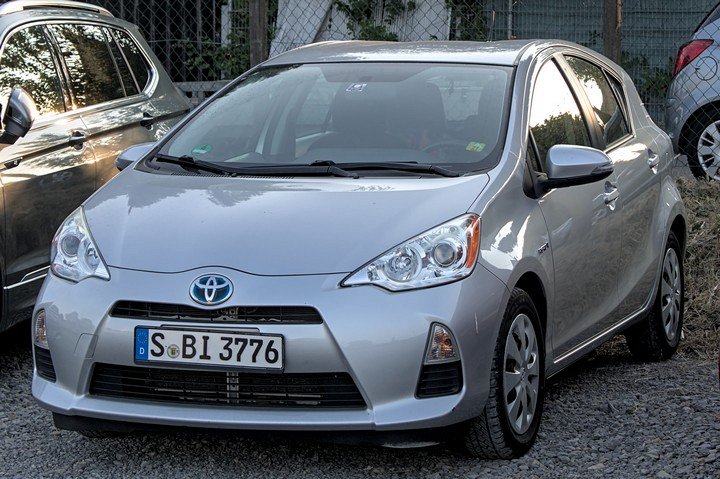 Фото Toyota Prius
