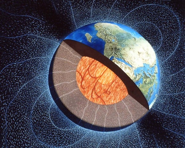 Фото Неопознанные структуры вблизи ядра Земли