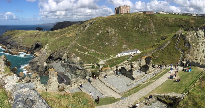 Фото Изысканные пиры в замке Тинтагель