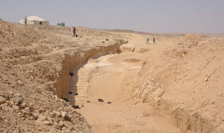 Фото Древняя рампа в карьере Хатнуб