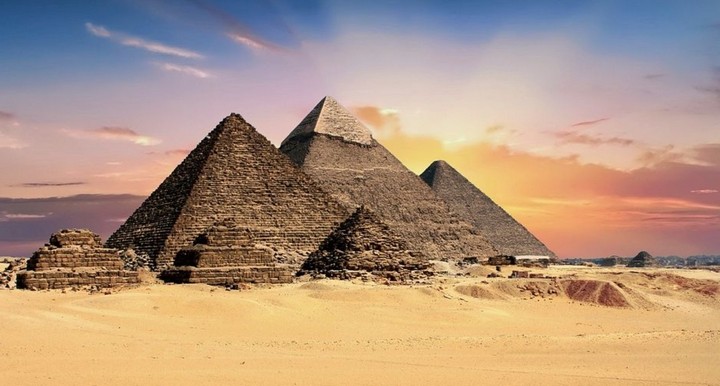 Фото Древние механизмы и краны