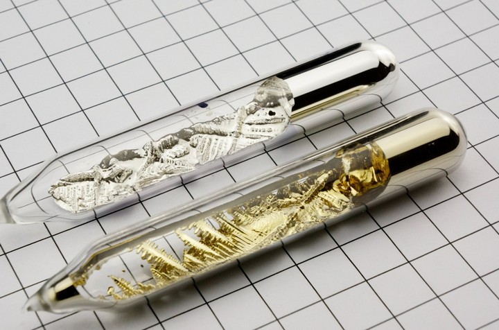 Фото Цезий: взрывной металл и хранитель времени