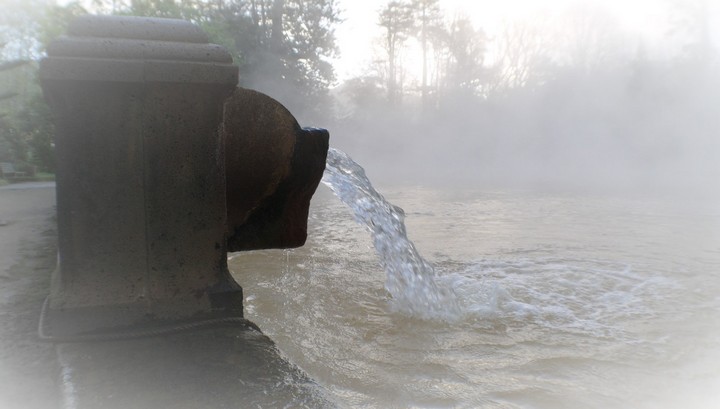 Фото Горячая вода замерзает быстрее?!