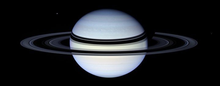 Фото Северный полюс Сатурна: гигантский шторм в форме шестиугольника