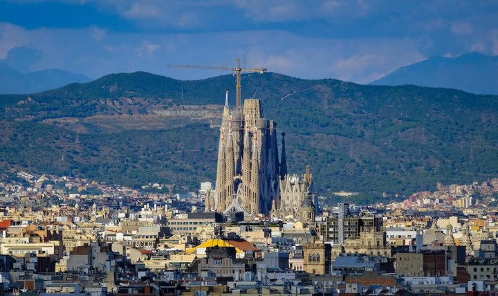 Фото Саграда Фамилия — 144 года истории