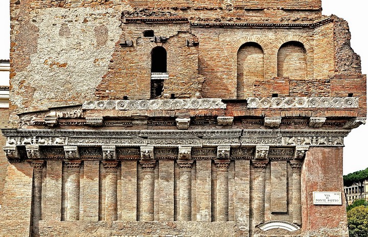 Фото Древний бульвар Понтия Пилата