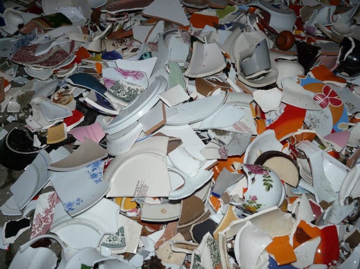 Германия - перед свадьбой бьют посуду